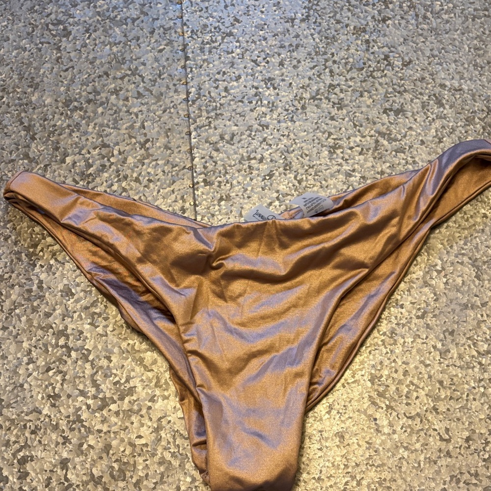 Like New! Beach Bunny Womens Size Medium Bronze Bikini Bottom MSRP $90